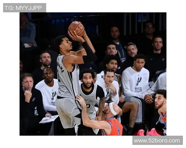 雄鹿大胜尼克斯，浓眉哥独得30分——NBA赛季精彩瞬间回顾